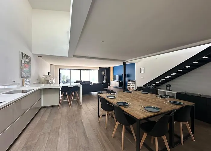 Villa La Conserverie, Espace Et Modernite Reims