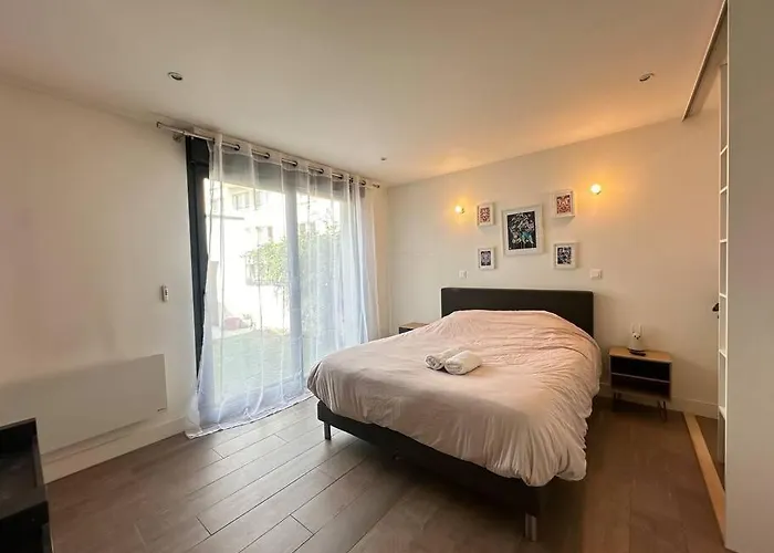 Villa La Conserverie, Espace Et Modernite Reims